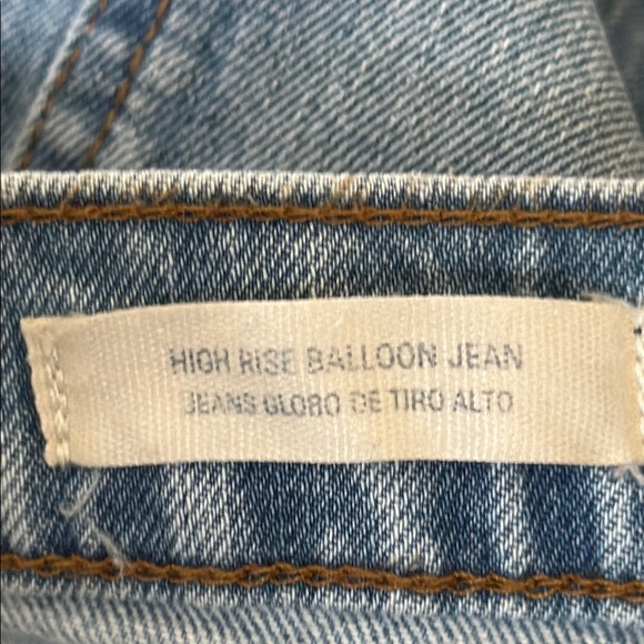 NWT Universal Threads Comfort Stretch Light Blue Balloon Denim Jeans, size 12 - Picture 9 of 12